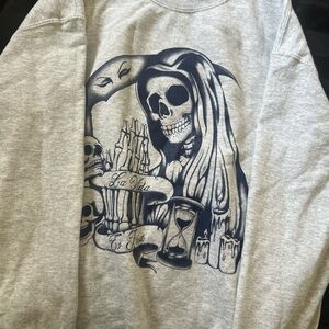 Santa muerte crew neck